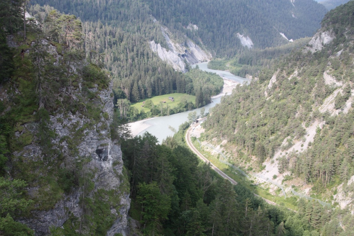 1: Mit dem Motorrad in die&nbsp;Schweiz