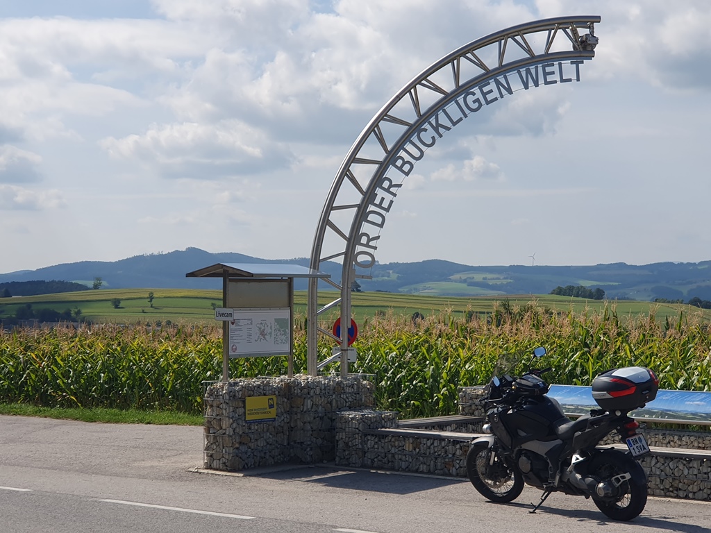 Mit dem Motorrad in die Bucklige&nbsp;Welt