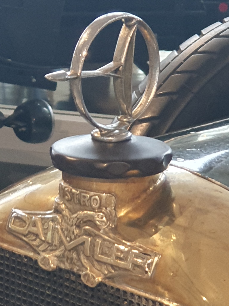 Austro-Daimler Fahrzeuge in und aus&nbsp;Wr.Neustadt